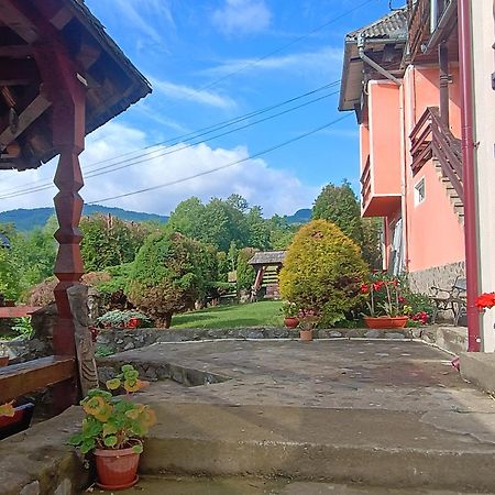 Pensiunea In Poiana Glod  Экстерьер фото