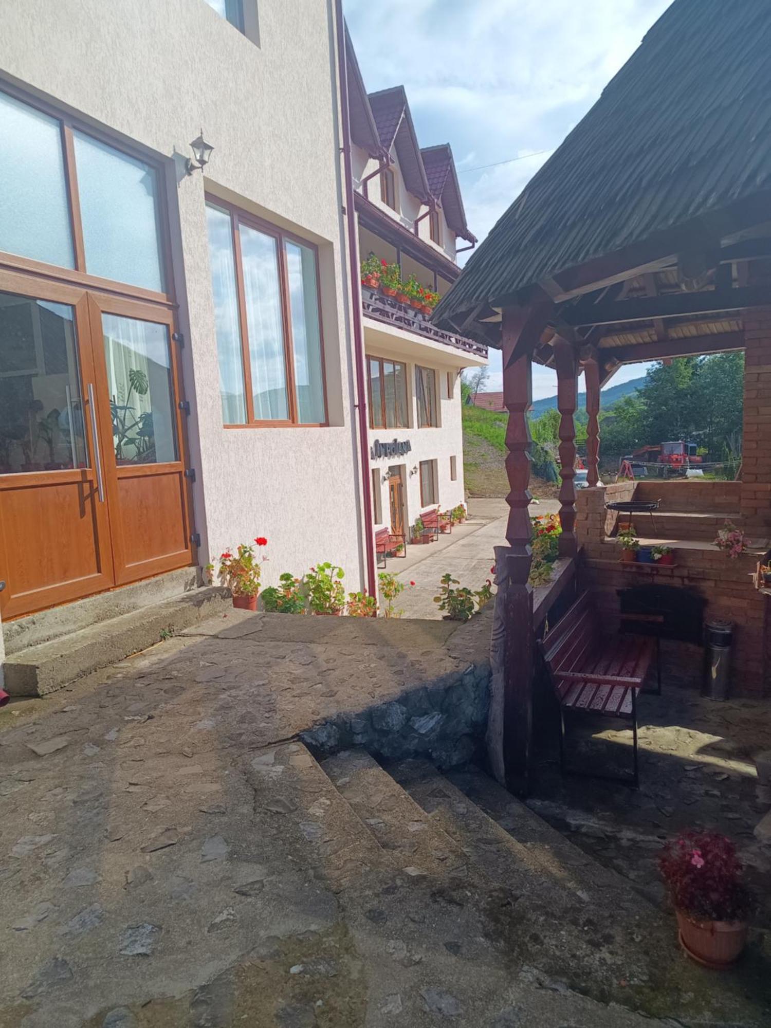 Pensiunea In Poiana Glod  Экстерьер фото