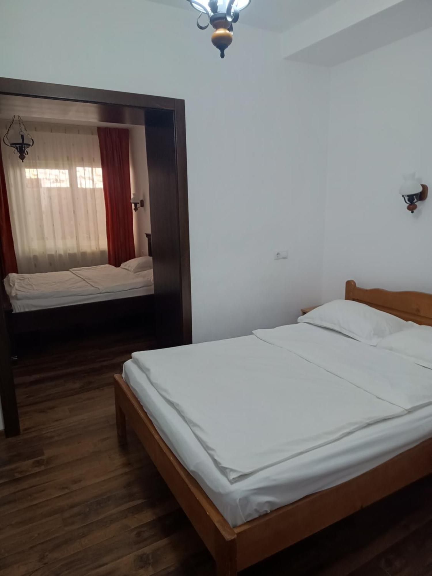 Pensiunea In Poiana Glod  Экстерьер фото
