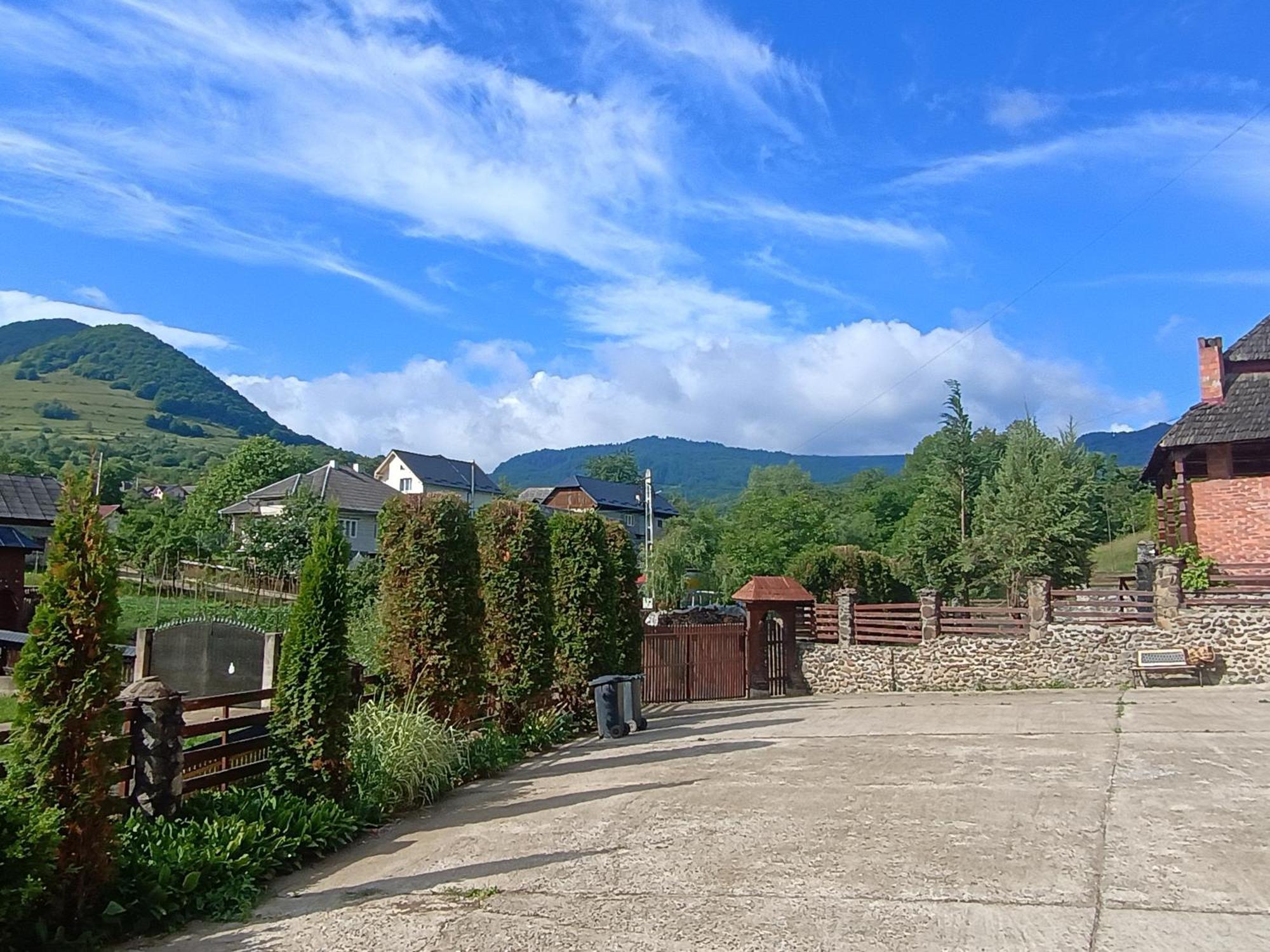 Pensiunea In Poiana Glod  Экстерьер фото