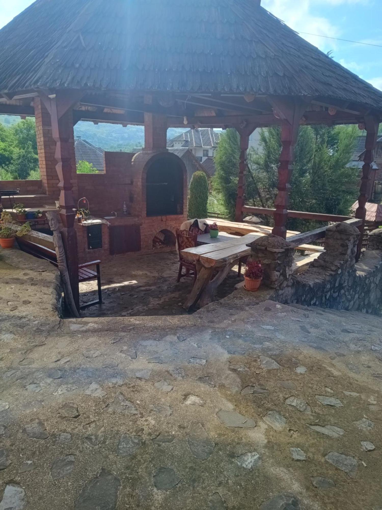 Pensiunea In Poiana Glod  Экстерьер фото