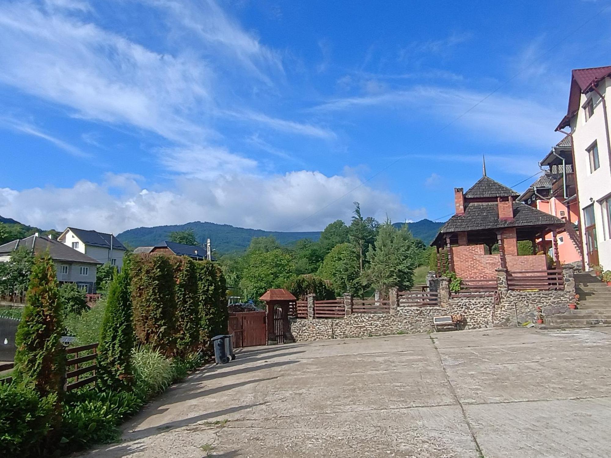 Pensiunea In Poiana Glod  Экстерьер фото