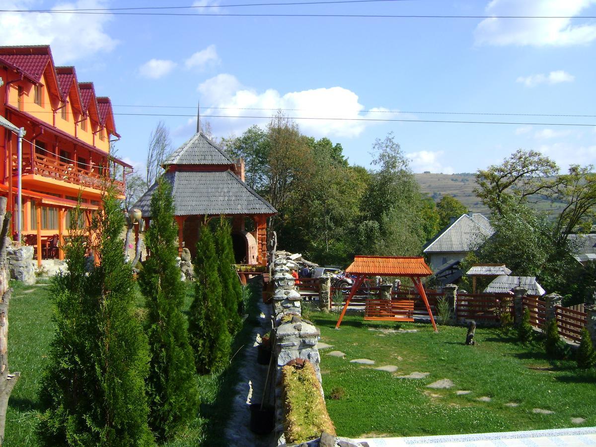 Pensiunea In Poiana Glod  Экстерьер фото